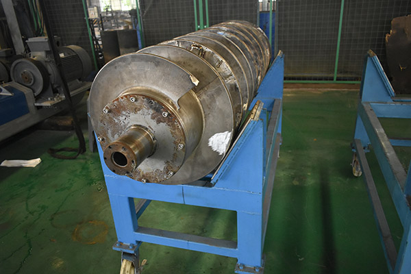 工業(yè)離心機(jī)